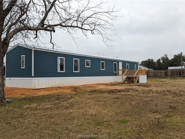 515 E Railroad St, Franklin, TX 77856