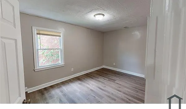 3 bed, $2,549 — Photo 4