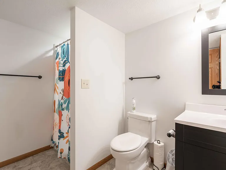 2909 S Willow Ave — Photo 30