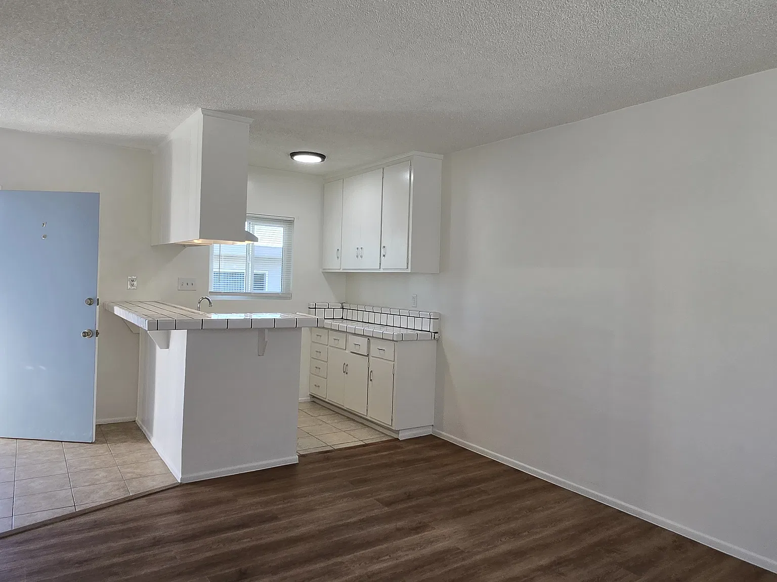 Studio, 350 sqft, $1,400 — Photo 4