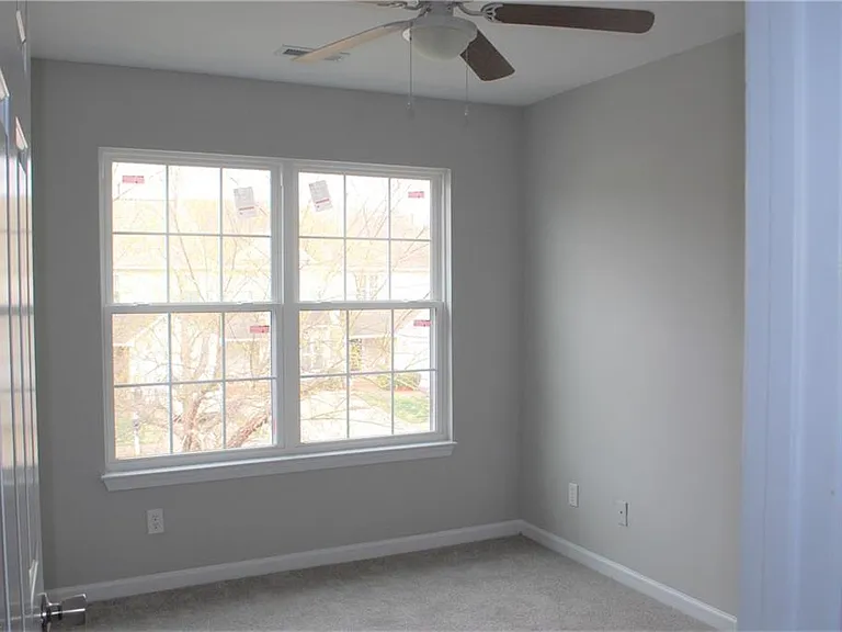 948 Allendale Dr — Photo 17