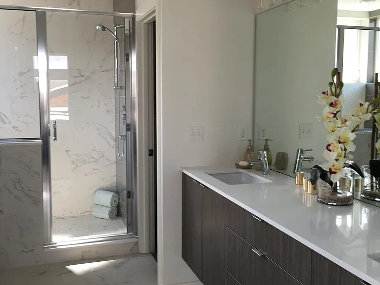 4513 Linden Ave N — Photo 4