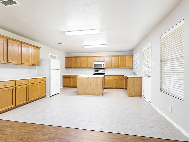 13415 Rhodes Villa — Photo 8