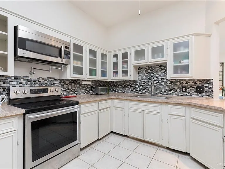 2509 Yellowhammer Ave — Photo 3