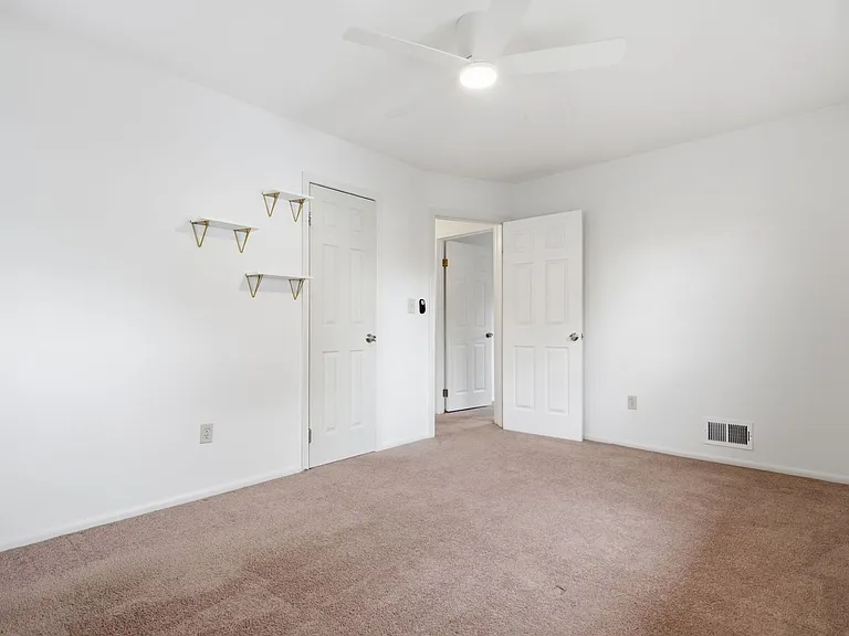 2521 Shanandale Dr — Photo 28