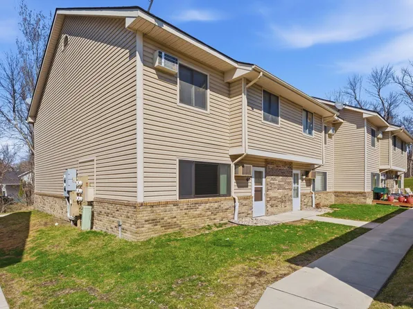 64 E 13th St, Waconia, MN 55387