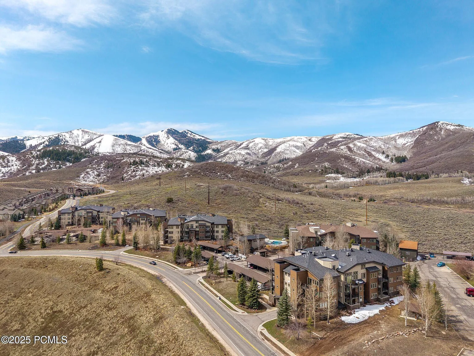 1 bed, 1.5 bath, 715 sqft, $2,500 — Photo 2