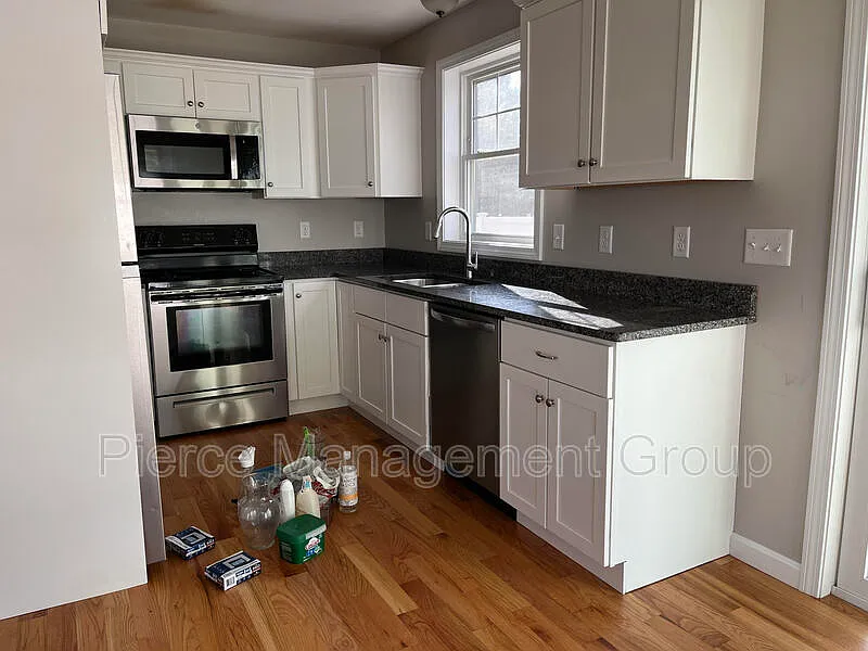 3 bed, 3.0 bath, $3,000 — Photo 2