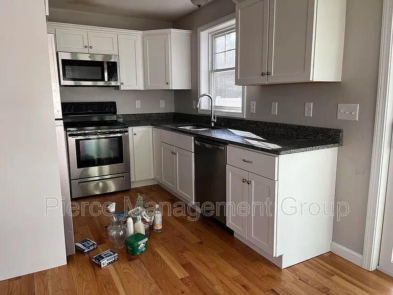 6-21 Clarendon Way #21 — Photo 2