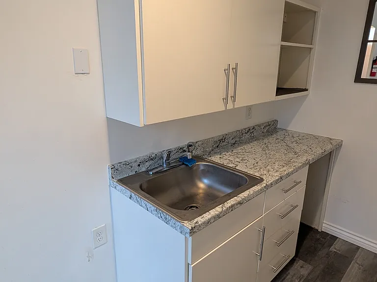 1324 Braddock St — Photo 13