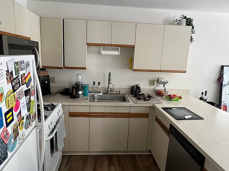 554 Boston Post Rd #5 — Photo 6