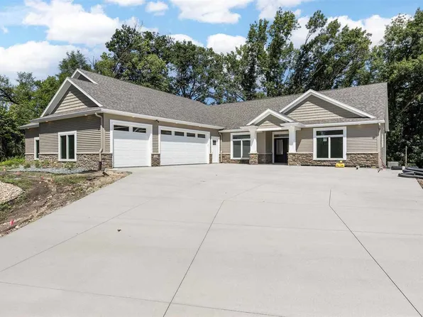 5528 Wild Rye Ct SE, Cedar Rapids, IA 52403