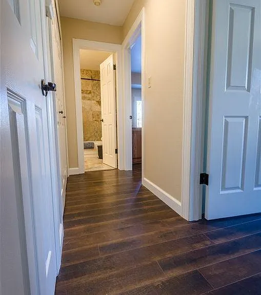 2121 Carrington Ct — Photo 18