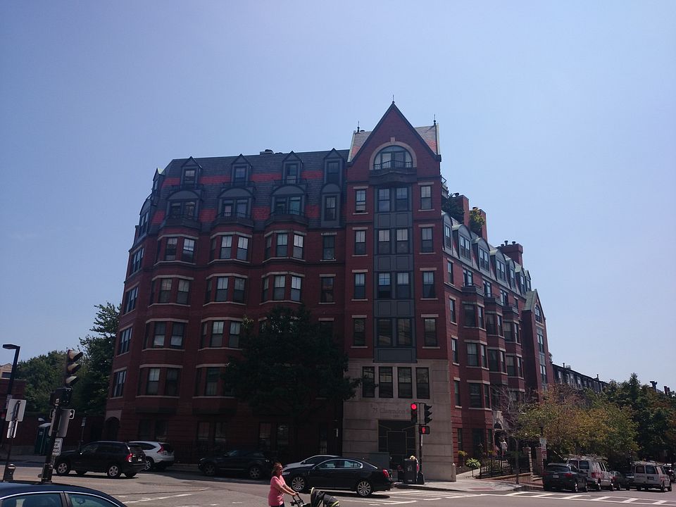 2nd image of 75 Clarendon St #51