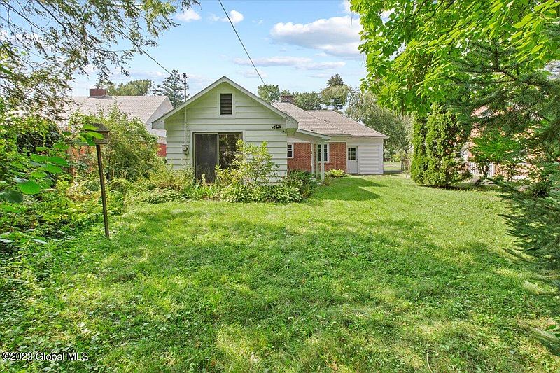 2nd image of 185 Milner Avenue