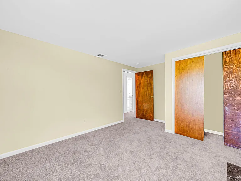 1394 Main Rd — Photo 16