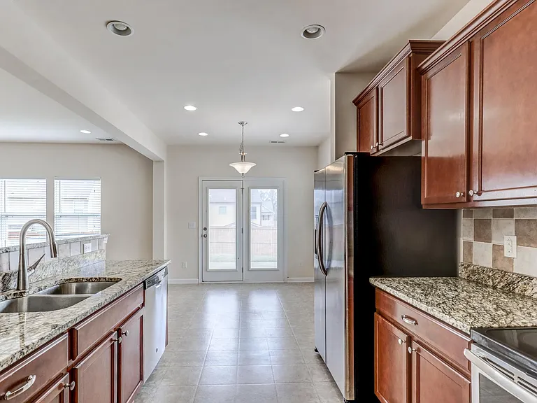 10 Crawford Ct — Photo 5