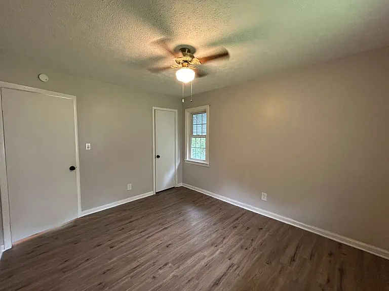 26901 Farringdon Ave — Photo 11