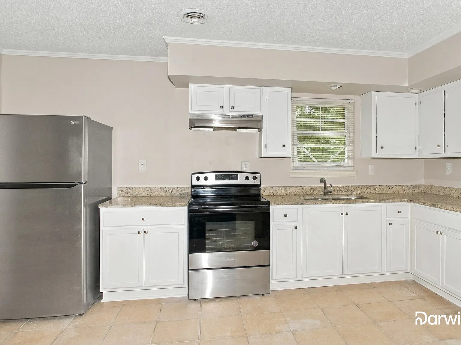 4 bed, 2.0 bath, 1335 sqft, $1,170 — Photo 2