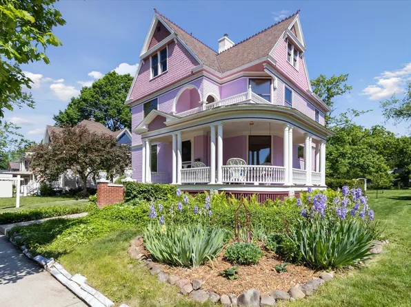 120 Garfield Ave, Evansville, WI 53536