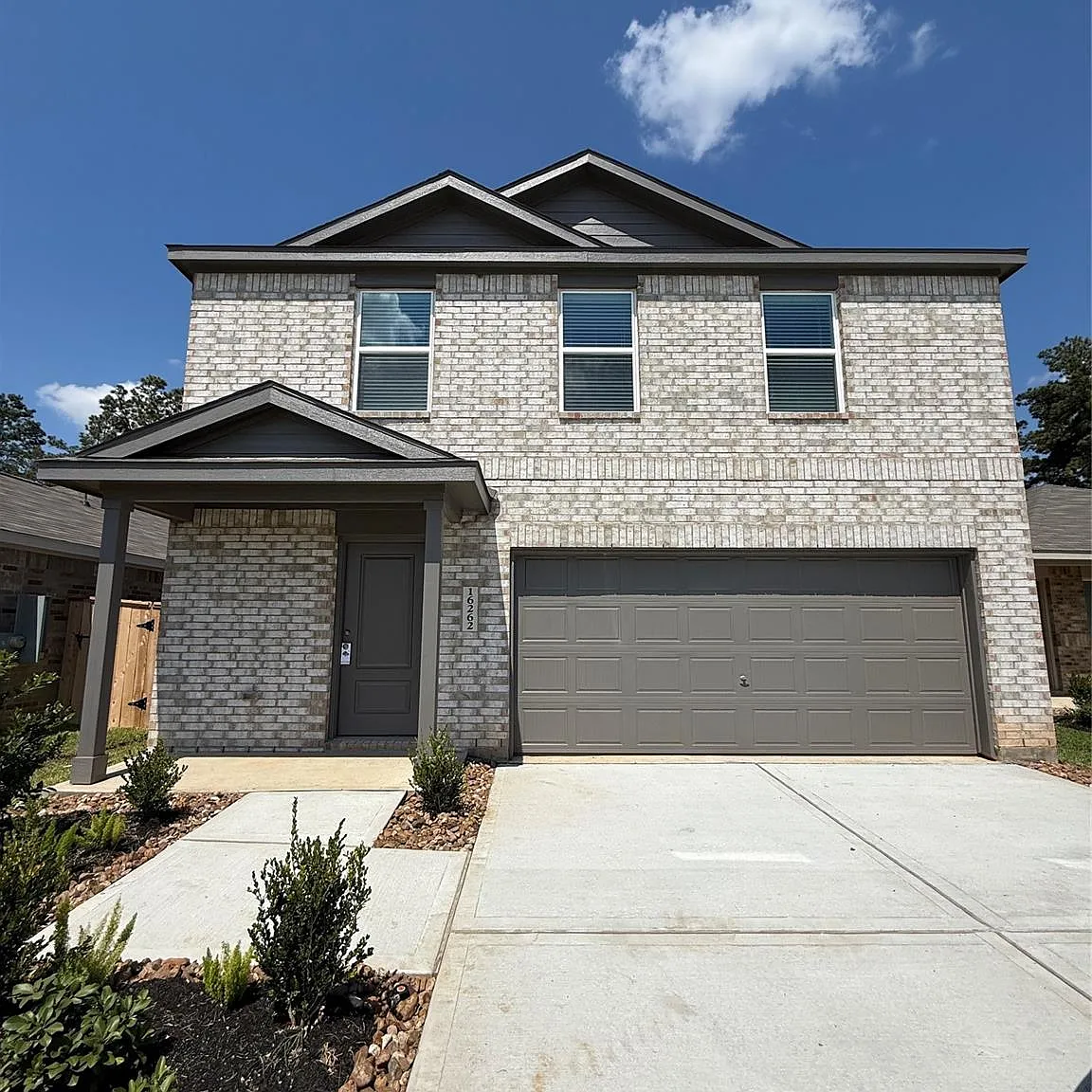 4 bed, 2.5 bath, 2039 sqft, $2,150 — Photo 1