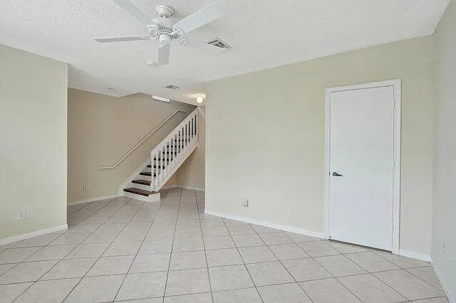 10581 NW 57th Ct — Photo 11