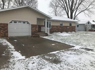136 Lyle Dr, Hoffman, IL 62250