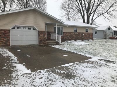 136 Lyle Dr, Hoffman, IL, 62250