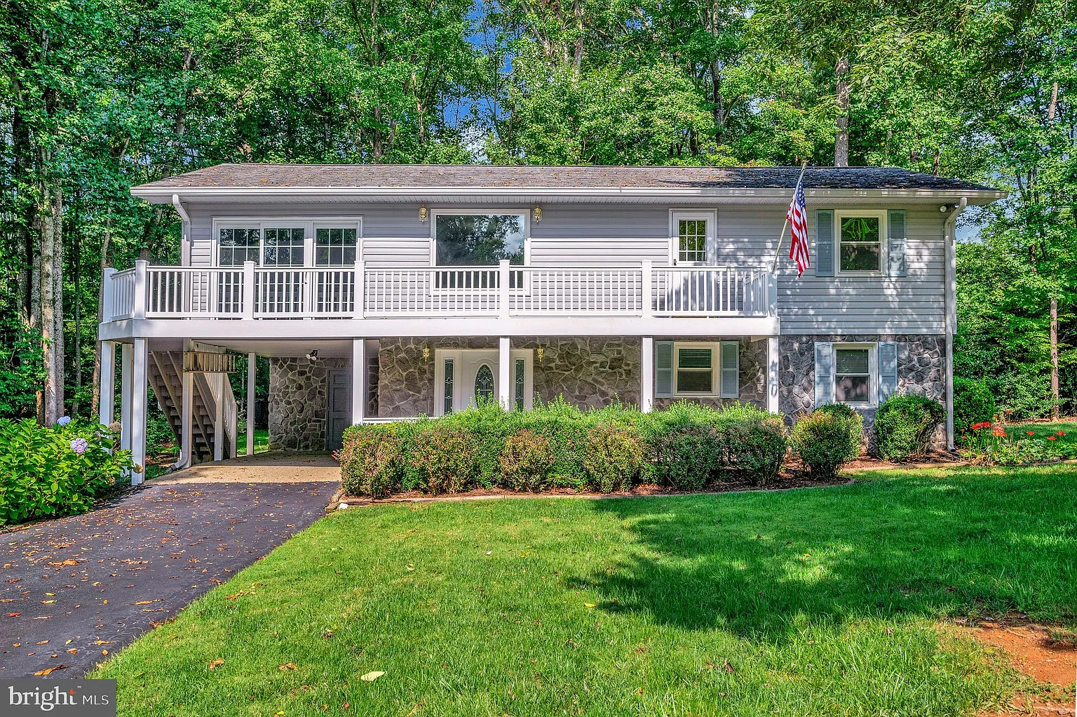 320 Stratford Cir photo 1