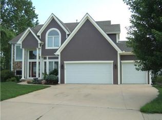 1132 Silverleaf Ln, Liberty, MO 64068