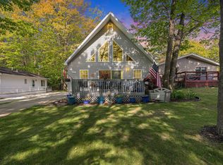 8735 Blackberry Ln, Port Austin, MI 48467