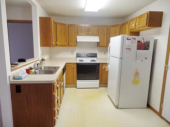 4th image of 1373 Hillview Cir W