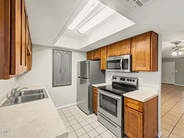 3301 E EARLL Drive #120, Phoenix, AZ 85018