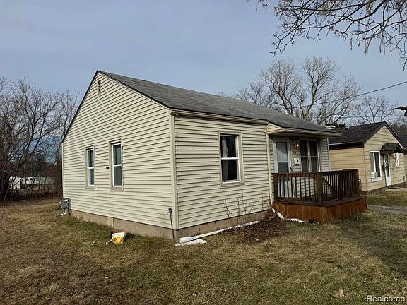 3rd image of 518 W Ruth Ave