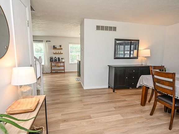 4th image of 561 Hearthstone Ct