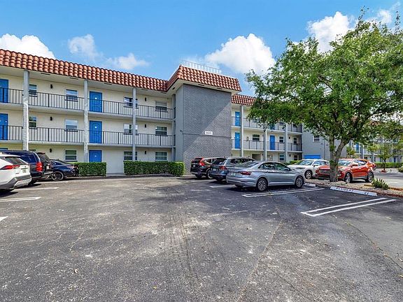 4th image of 8605 W Sample Road #311