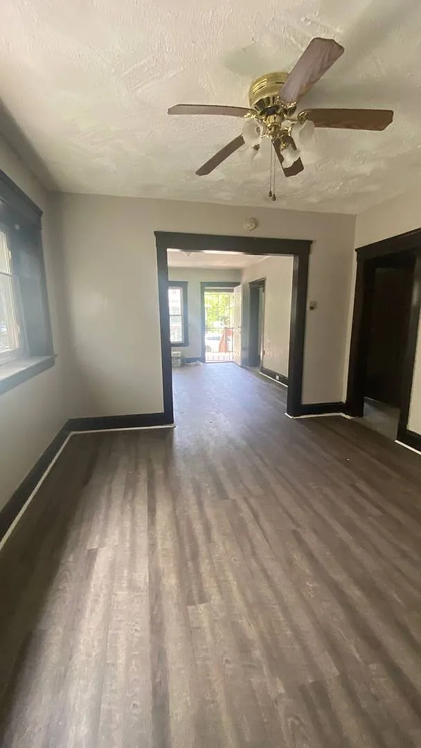 1675 Carlyon Rd — Photo 3