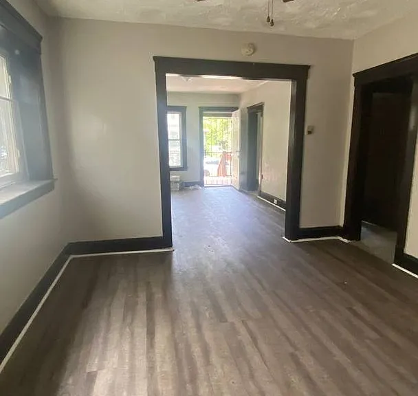 1675 Carlyon Rd — Photo 3