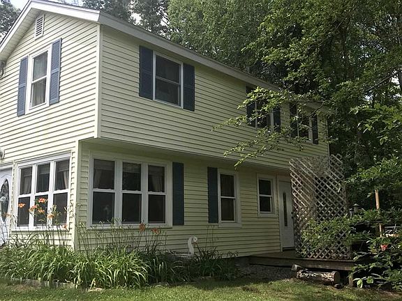 3rd image of 4 Pinecrest Dr