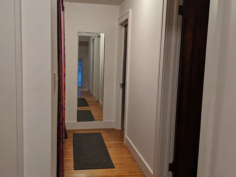 52 Clayton Ave — Photo 11