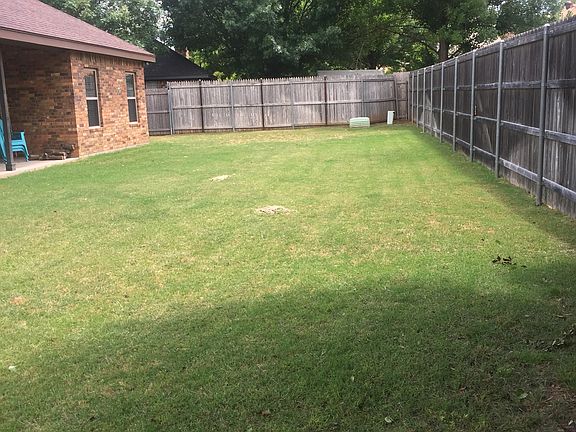 4th image of 1818 Smith Dr