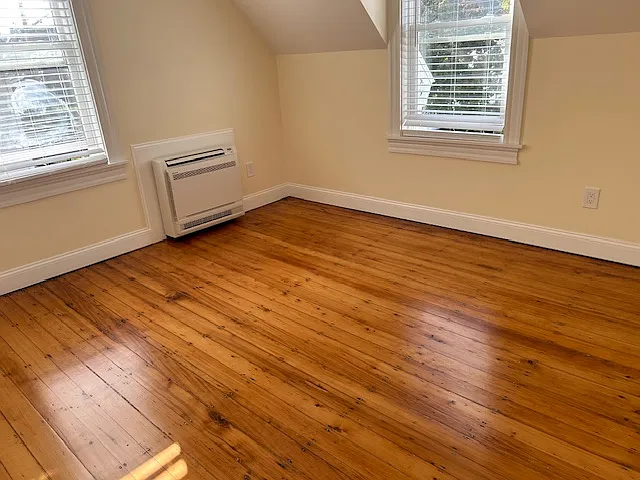 Upstairs Bedroom
11x11