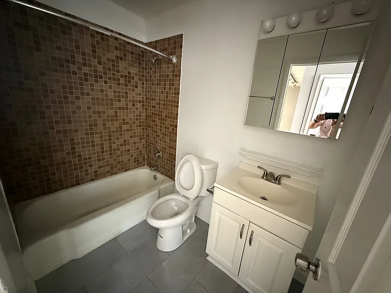 1509 W Farwell Ave #2D — Photo 7