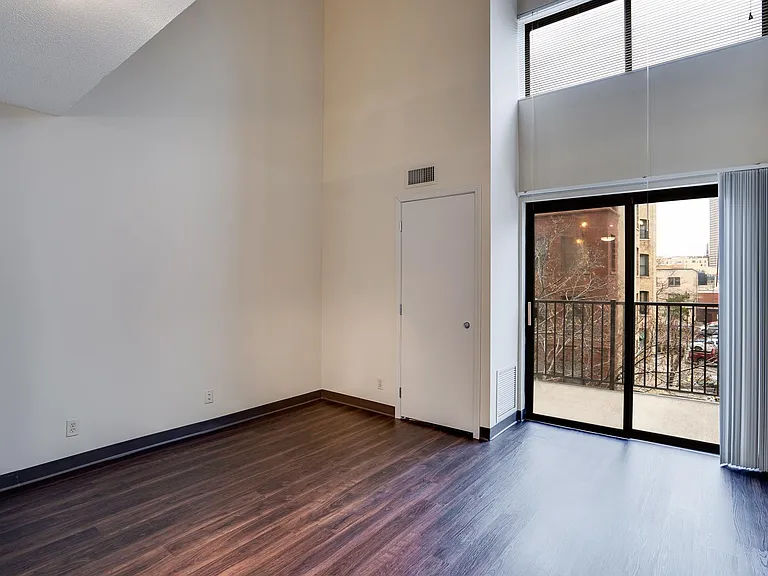 Laurel Village Apartments — Photo 64