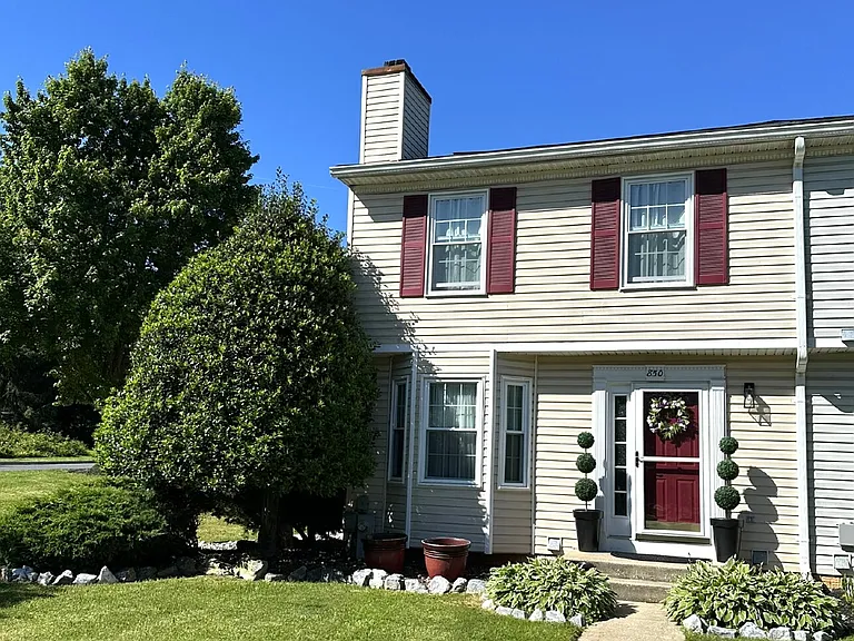 850 Medinah Cir — Photo 1
