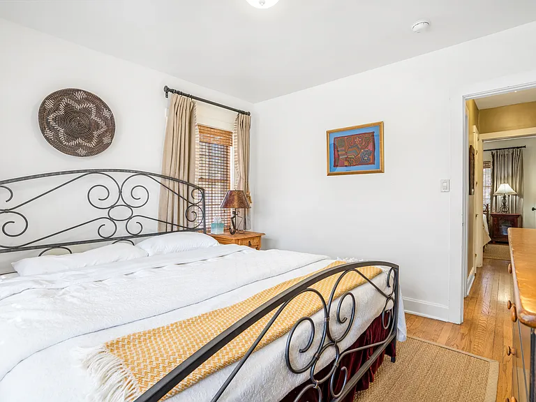 614 E Palace Ave — Photo 18
