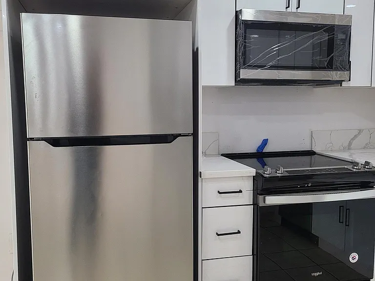 1817 E Grand Ave #16 — Photo 9
