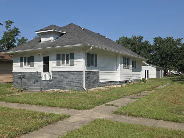 639 S Pine St, Centralia, IL 62801