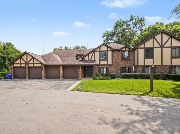 1624 Salisbury Ct APT C, Wheaton, IL 60189