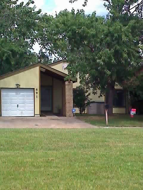 1st image of 691 Orangewood Dr